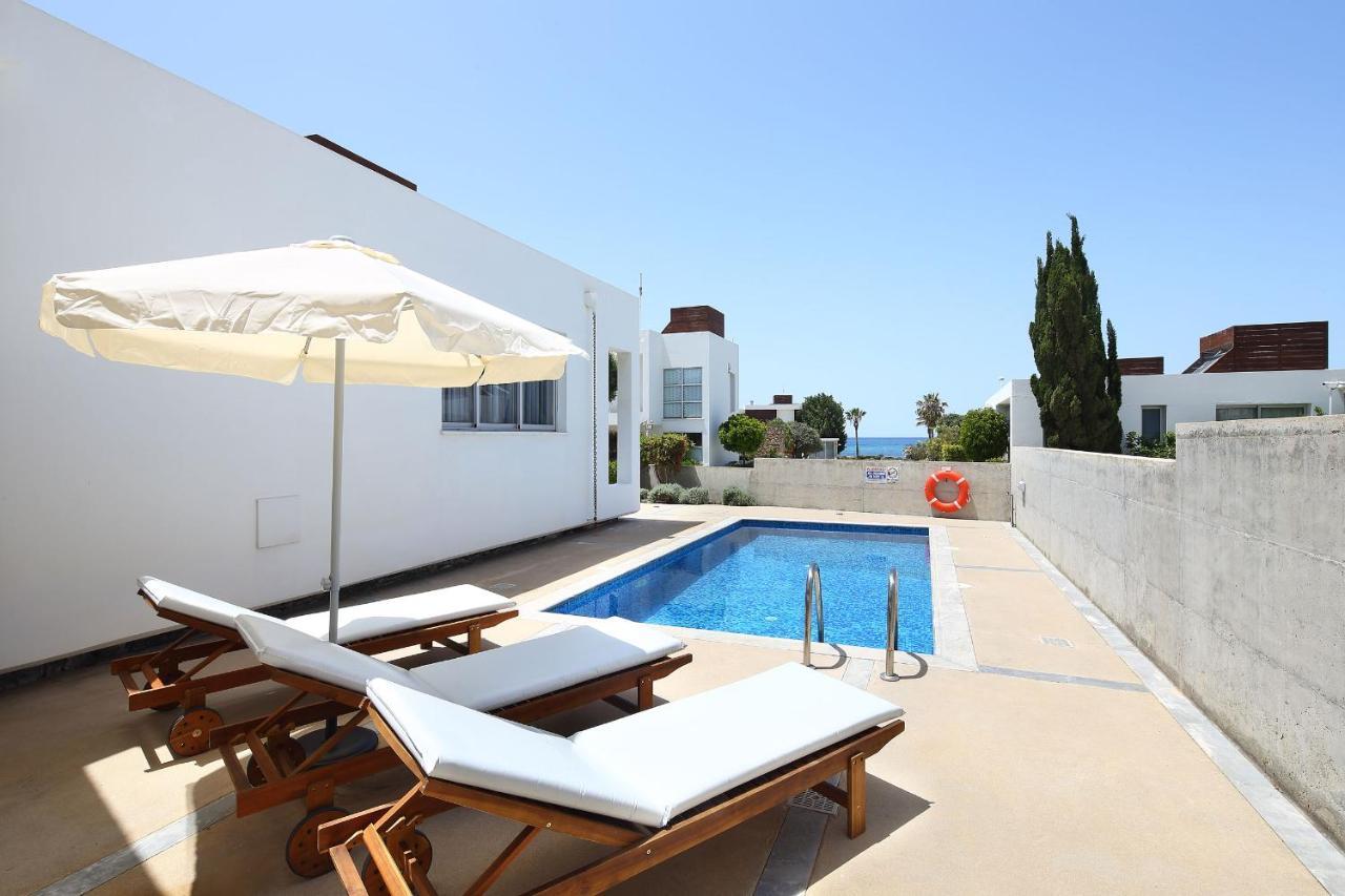 Paradise Cove Luxurious Beach Villas Paphos Exterior photo