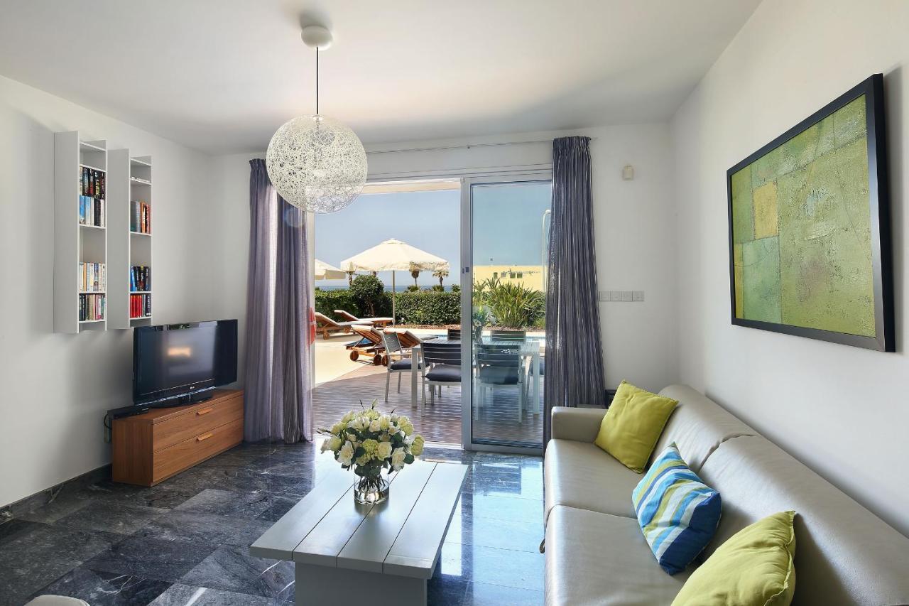 Paradise Cove Luxurious Beach Villas Paphos Exterior photo
