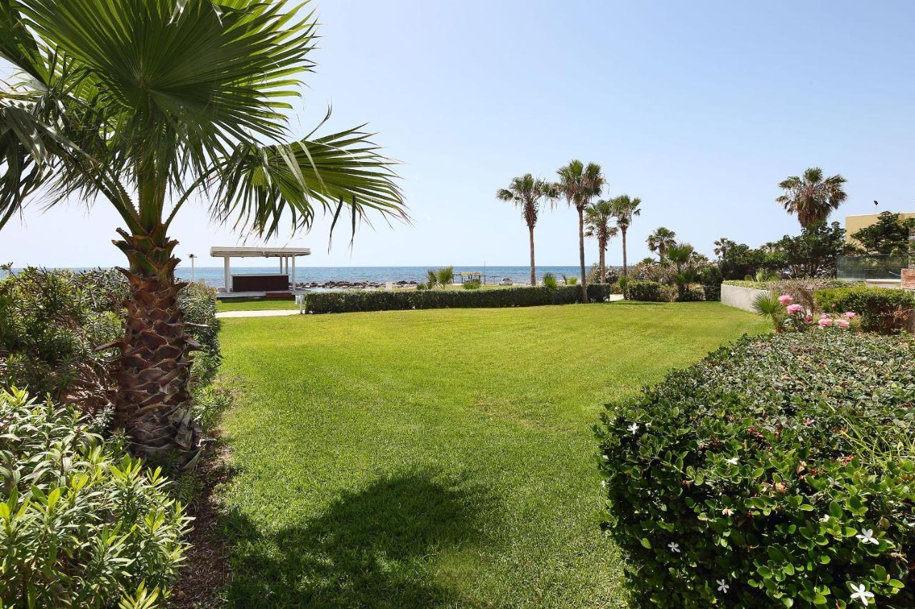 Paradise Cove Luxurious Beach Villas Paphos Exterior photo