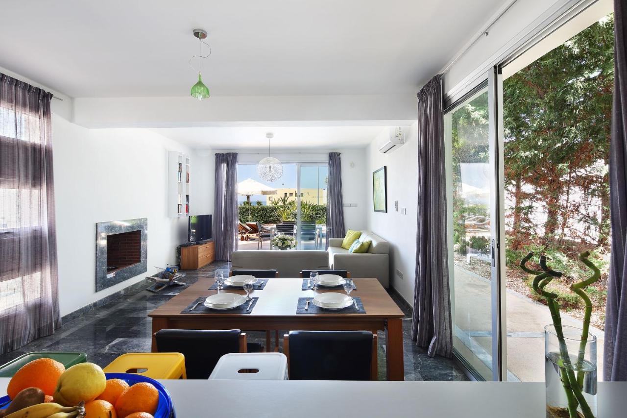 Paradise Cove Luxurious Beach Villas Paphos Exterior photo