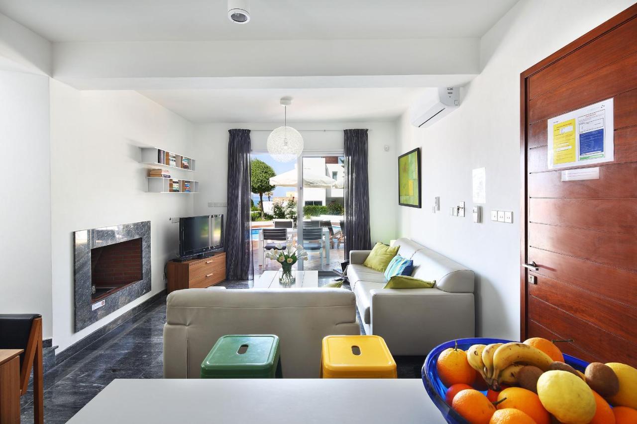 Paradise Cove Luxurious Beach Villas Paphos Exterior photo
