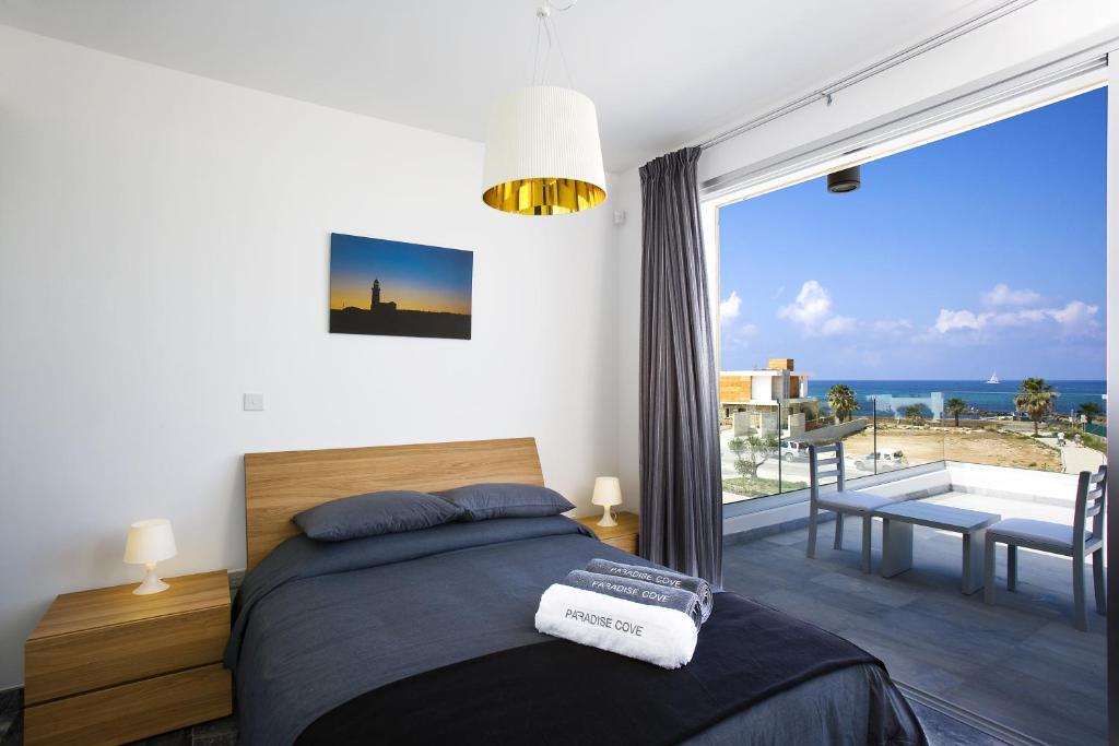 Paradise Cove Luxurious Beach Villas Paphos Room photo