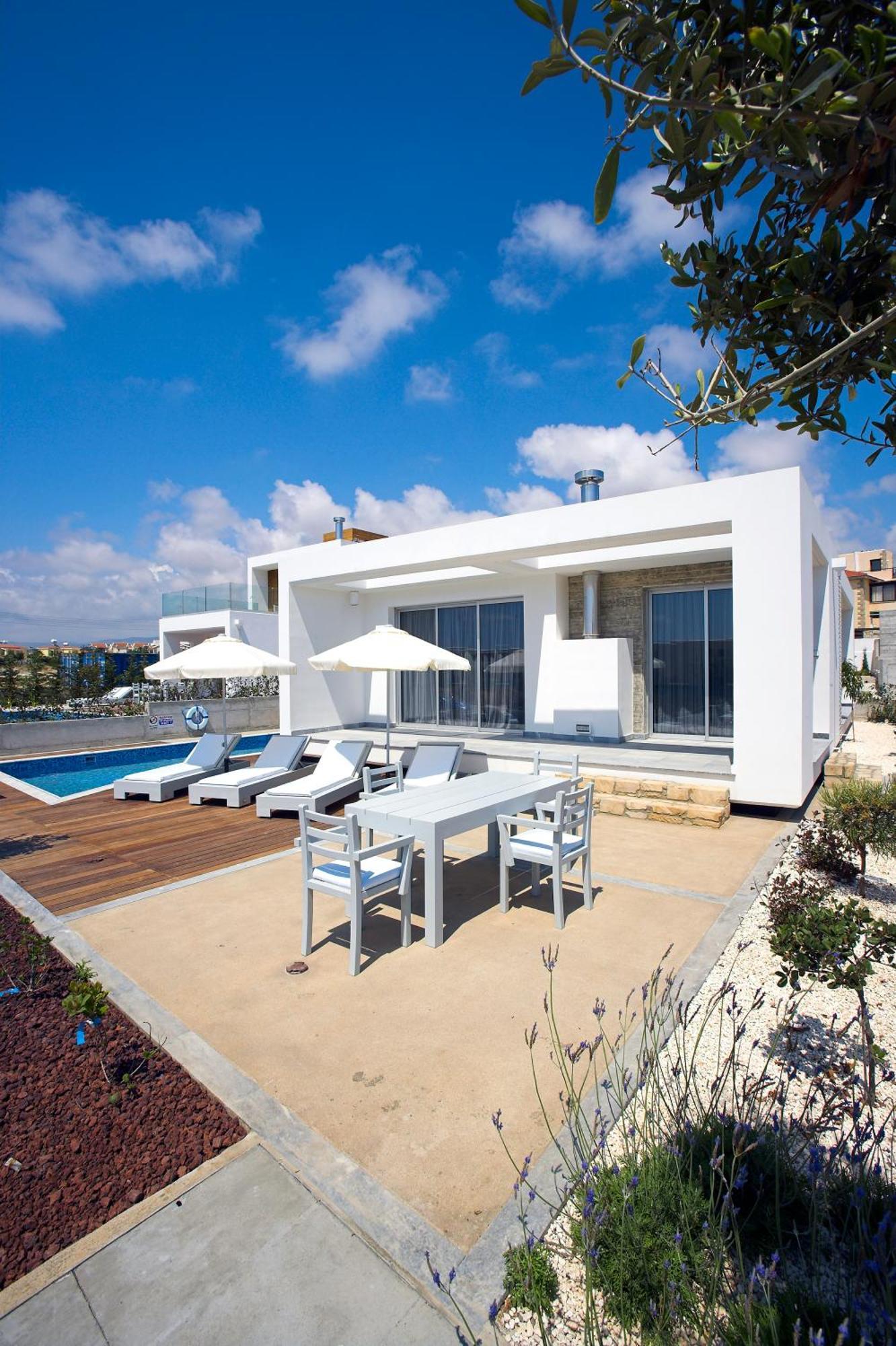 Paradise Cove Luxurious Beach Villas Paphos Exterior photo